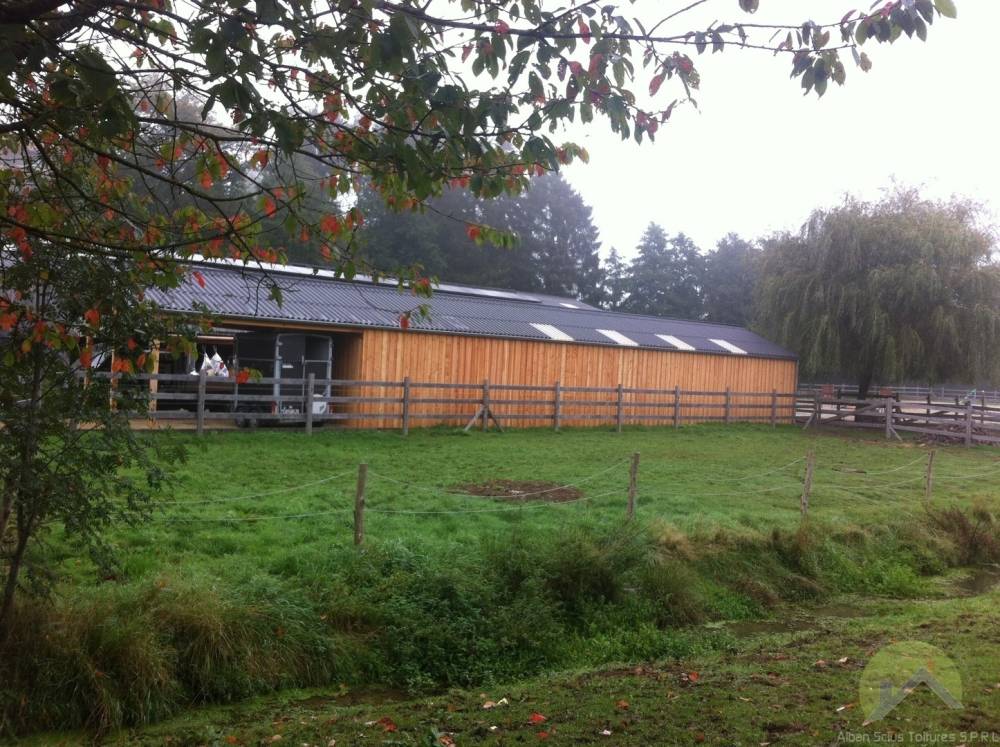 écuries en bois